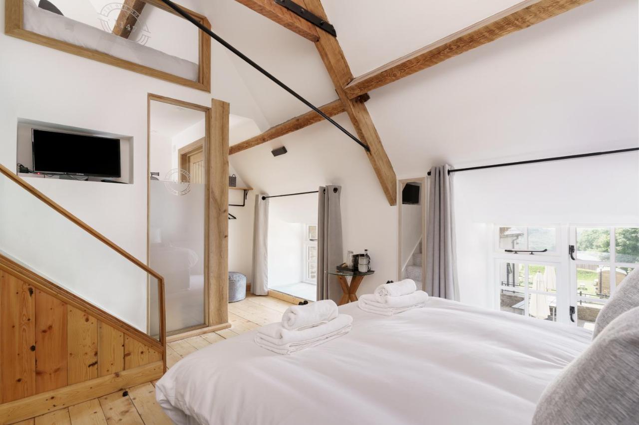 Hotel The Old House 1147 Bridgend  Esterno foto