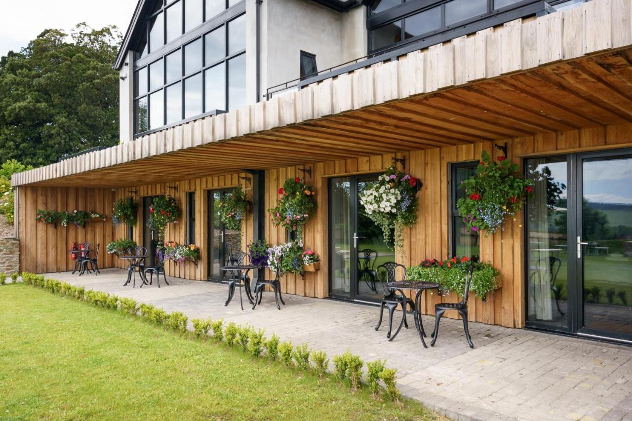 Hotel The Old House 1147 Bridgend  Esterno foto