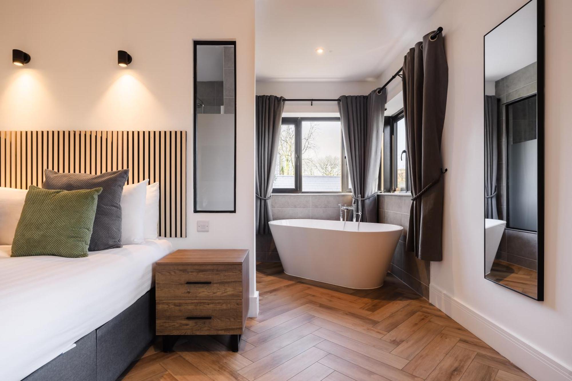 Hotel The Old House 1147 Bridgend  Esterno foto